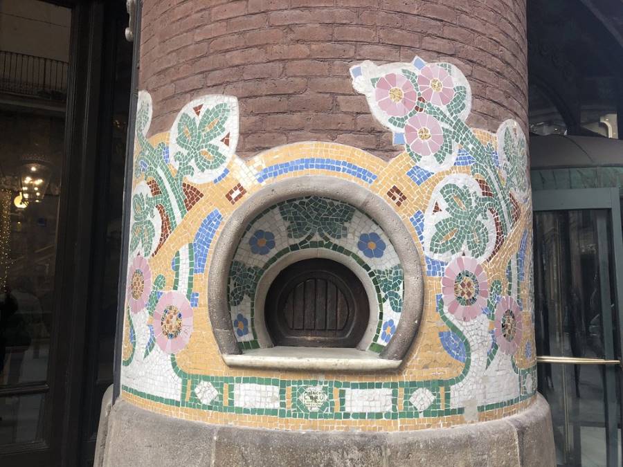Rich ceramic and mosaic details at Palau de la Musica