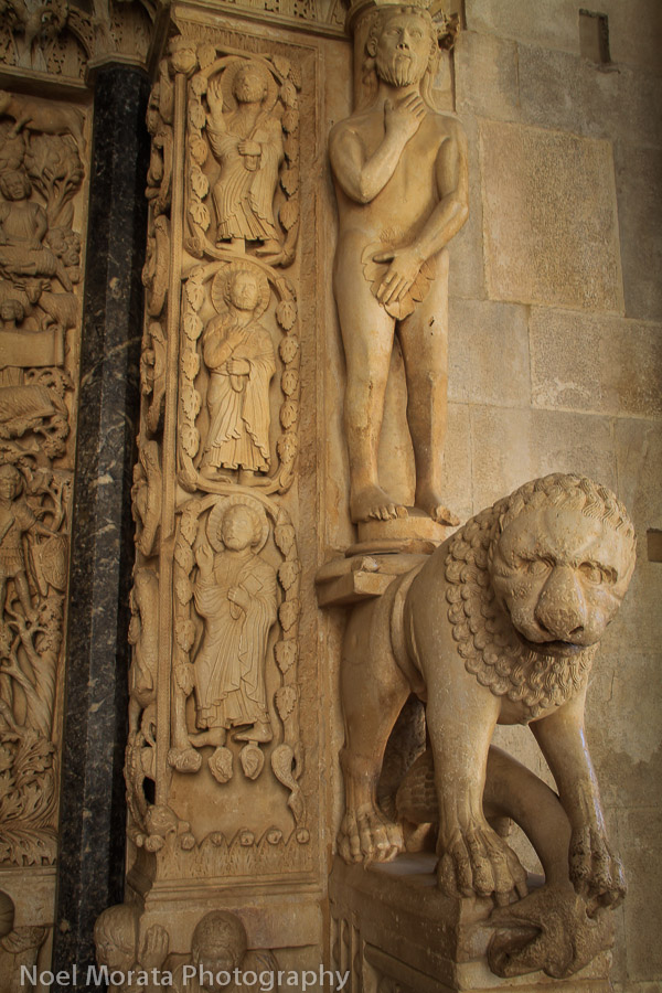 Lions at the cathedral entrance