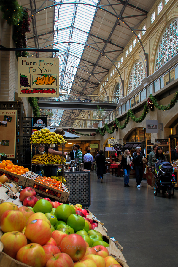 The Ferry Plaza builting, a foodie haven