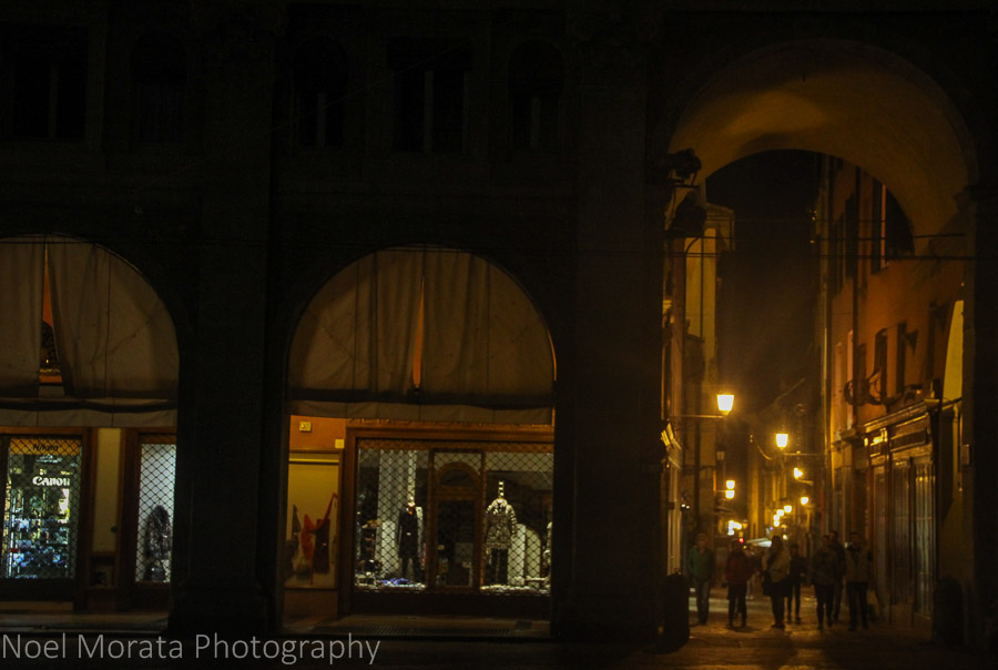 Portico and stores along the Piazza Maggiore