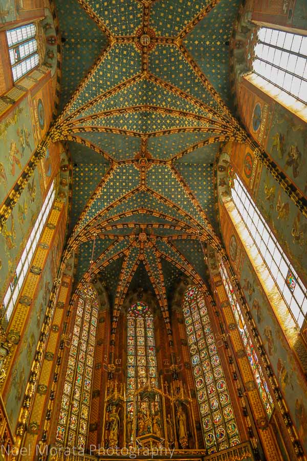 Krakow highlights in one day - Krakow Cloth Hall on the main square - Krakow, Poland - a first impression, majestic ceilings