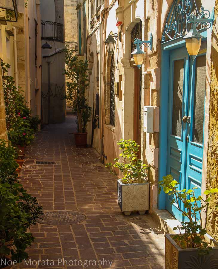 Narrow alleyways of Chania - Exploring Chania, Crete