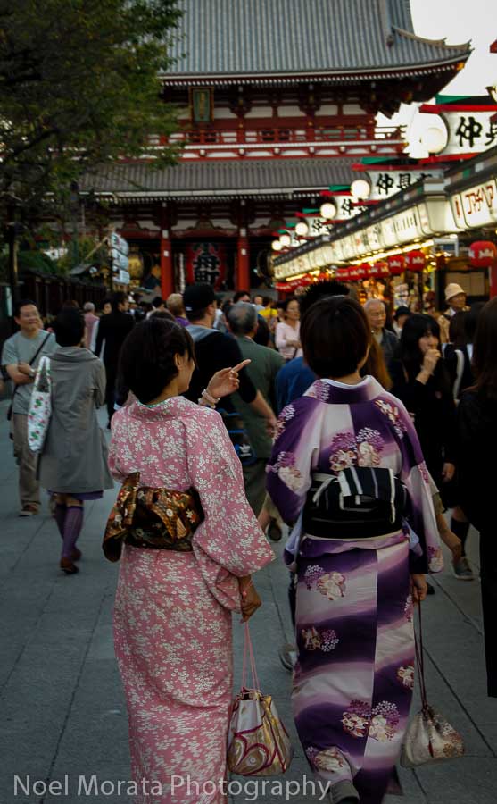 Visitors in Kimono at Senso-Ji, Visiting Senso-Ji in Asakusa