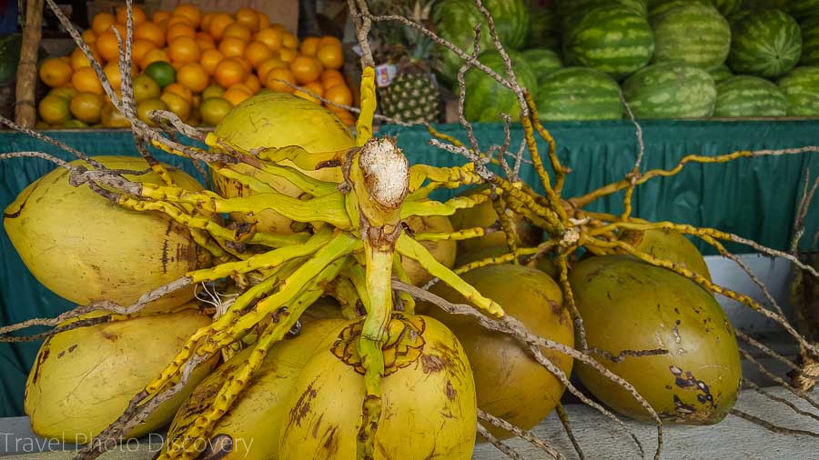 Los Pinaderos Fruteria in Little Havana