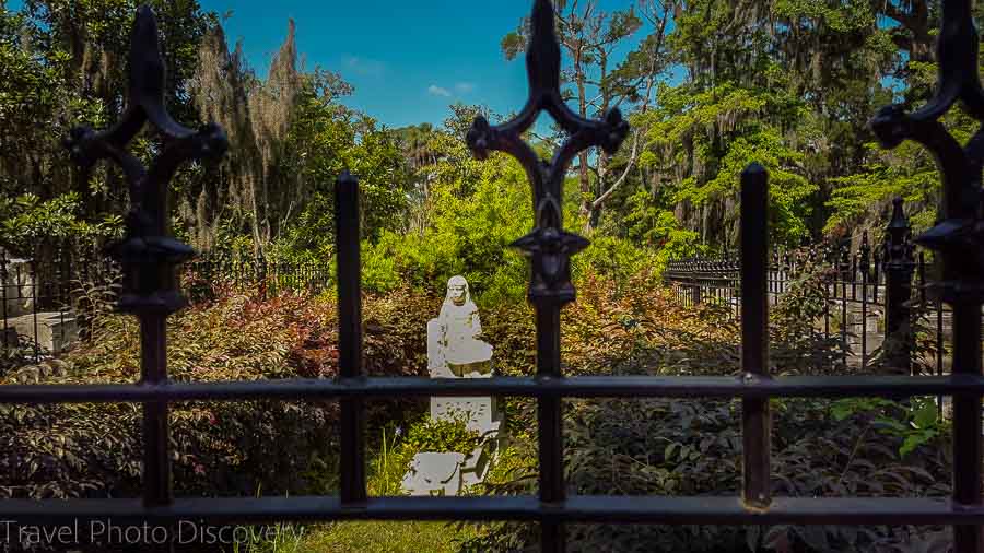 Little Gracie's grave at Bonaventure cemetery