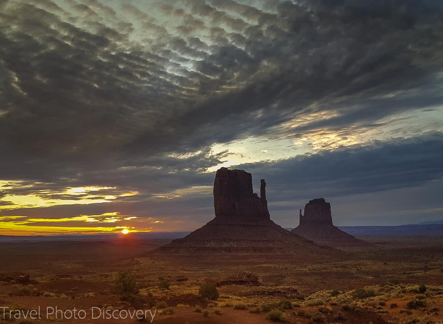 Sunrise scene Visiting and touring Monument Valley in Utah