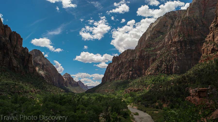 Hikiing up the Kayenta Trail at Zion National park