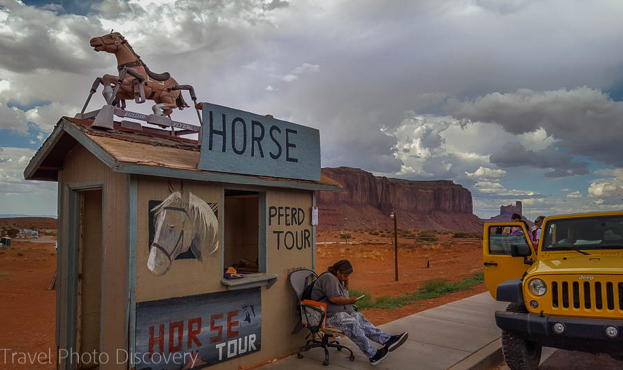 Horse rides and jeep tours at Monument Valley Navajo tribal park