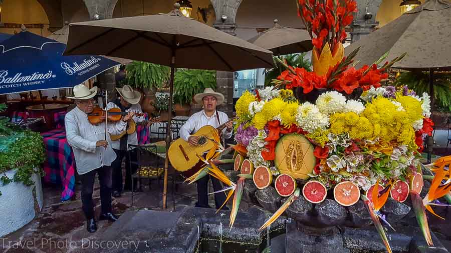 Galleries at the San Angel Saturday art fair & market