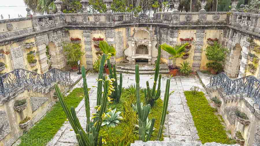 Vizcaya museum gardens and the sunken garden