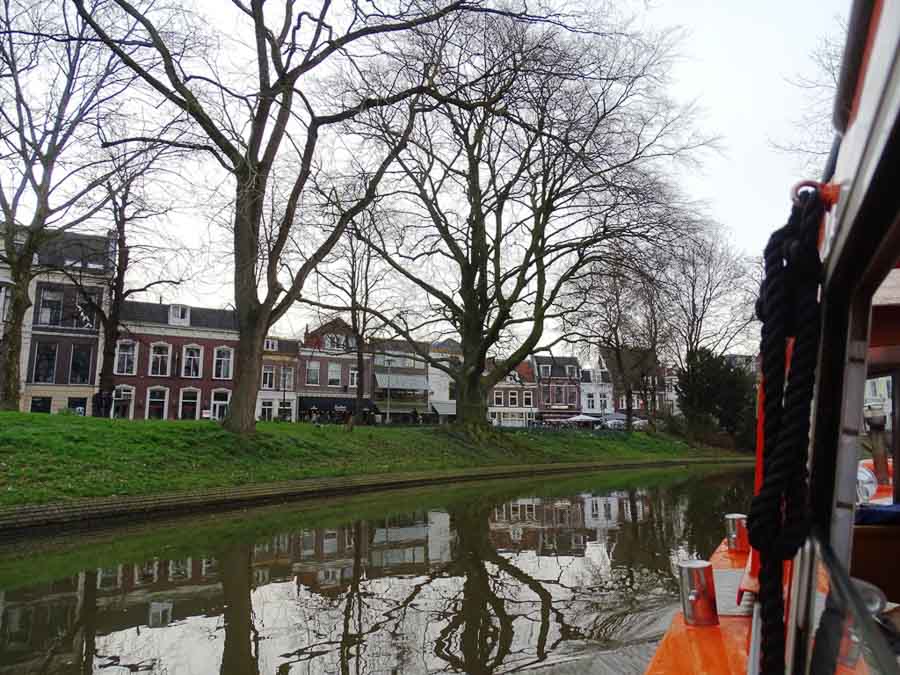 Canal boat cruise in Utrecht
