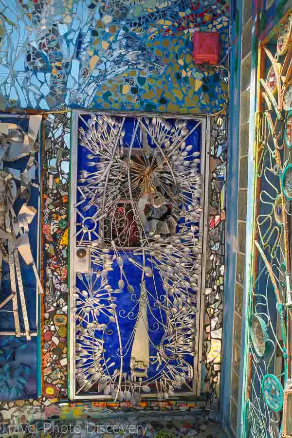 Venice Beach ,mosaic home - spoon door