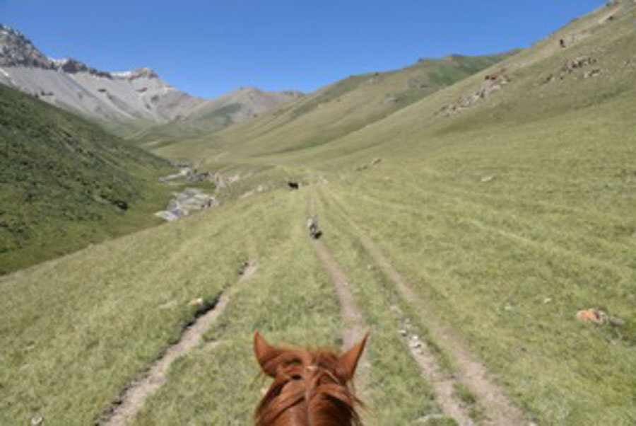 Kyrzistan horse trekking adventure