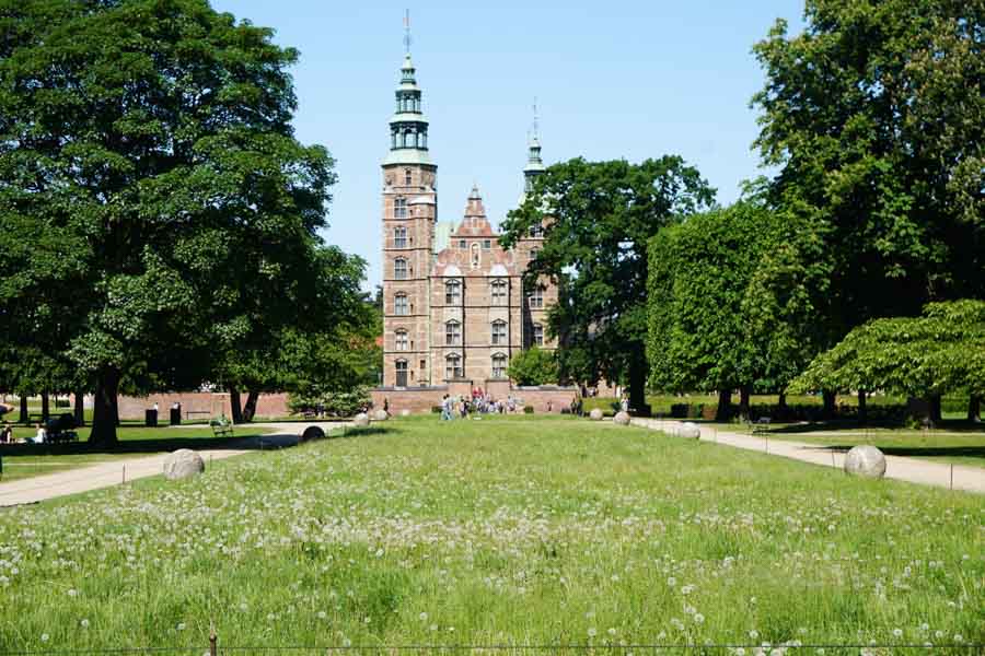 Exploring Rosenborg castle and gardens