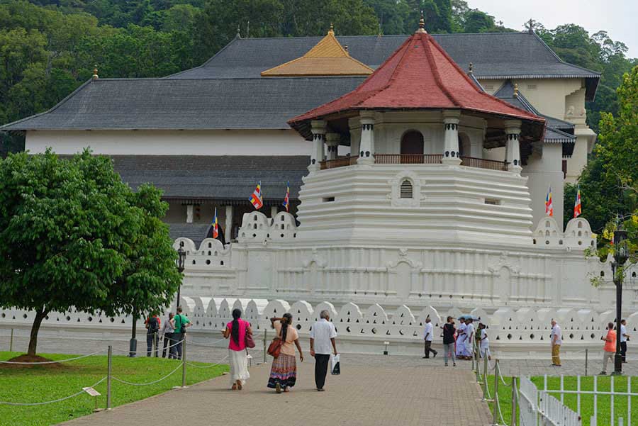 Unesco site-sri-lanka-sacred-tooth-kandy-guest-post