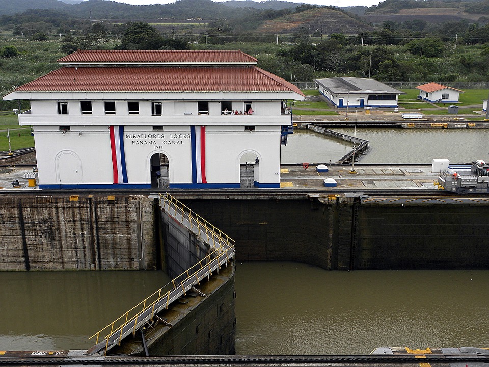 miraflores-Panama canal locks