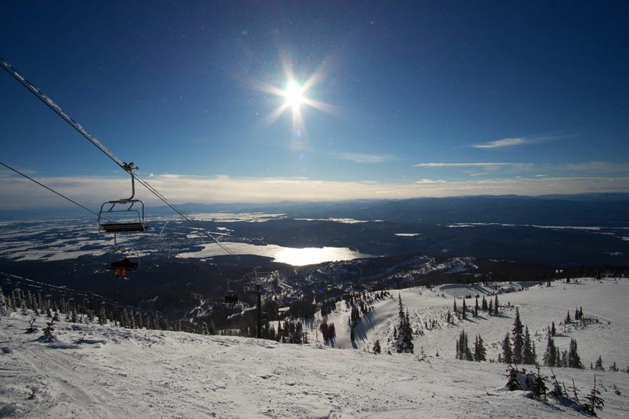 Skiing adventure in Whitefish