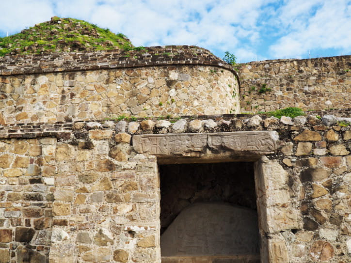 monte-alban-pyramids-oaxaca-mexico-