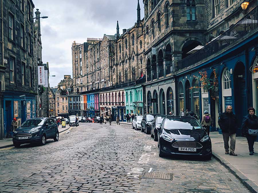 victoria-street-in-ediburgh