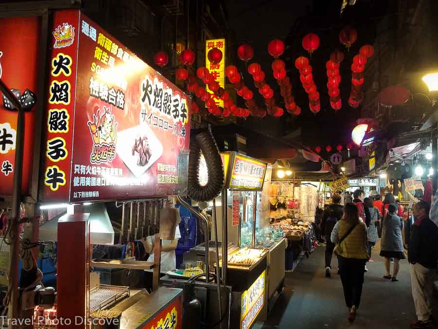 Taipei night market at Raohe