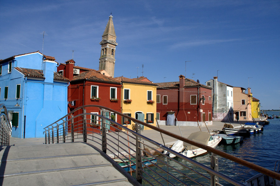 Visiting the Leaning tower Burano