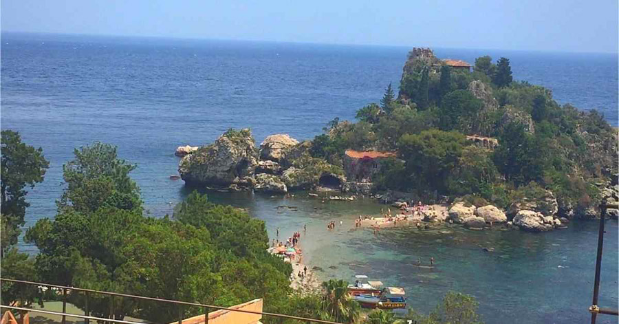 isola-bella-taormina-in Sicily