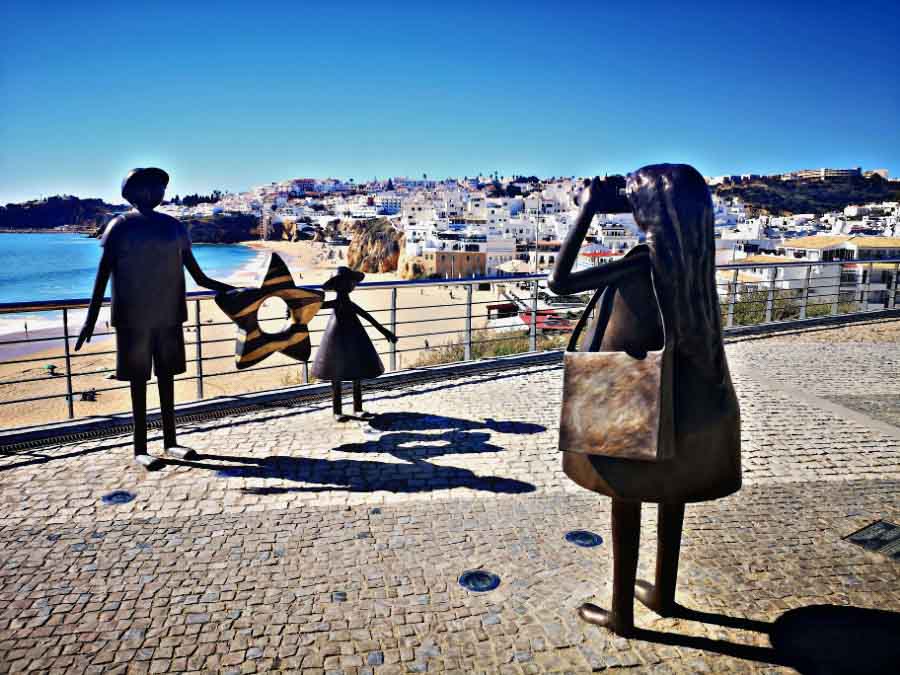 Take pictures from panoramic Pau da Bandeira Viewpoint -albufeira portugal points of interest