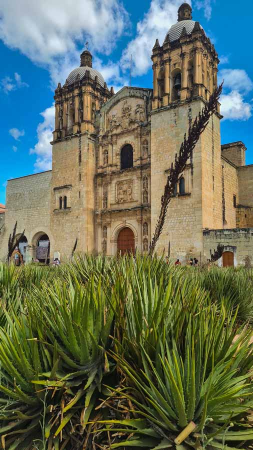 Front gardens and view Templo Santo Domingo