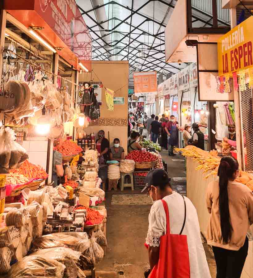 Visit the markets of Oaxaca