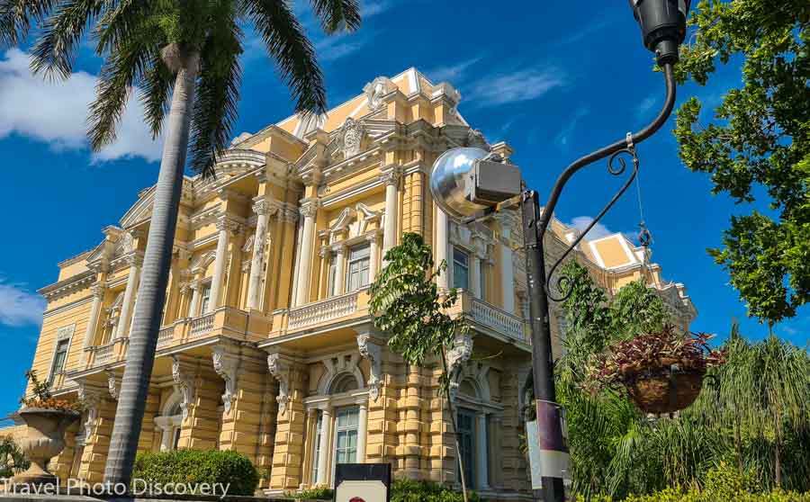  Visit the Pasejo de Montejo