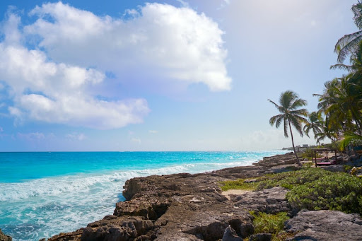 Visit Tulum Archaeological site