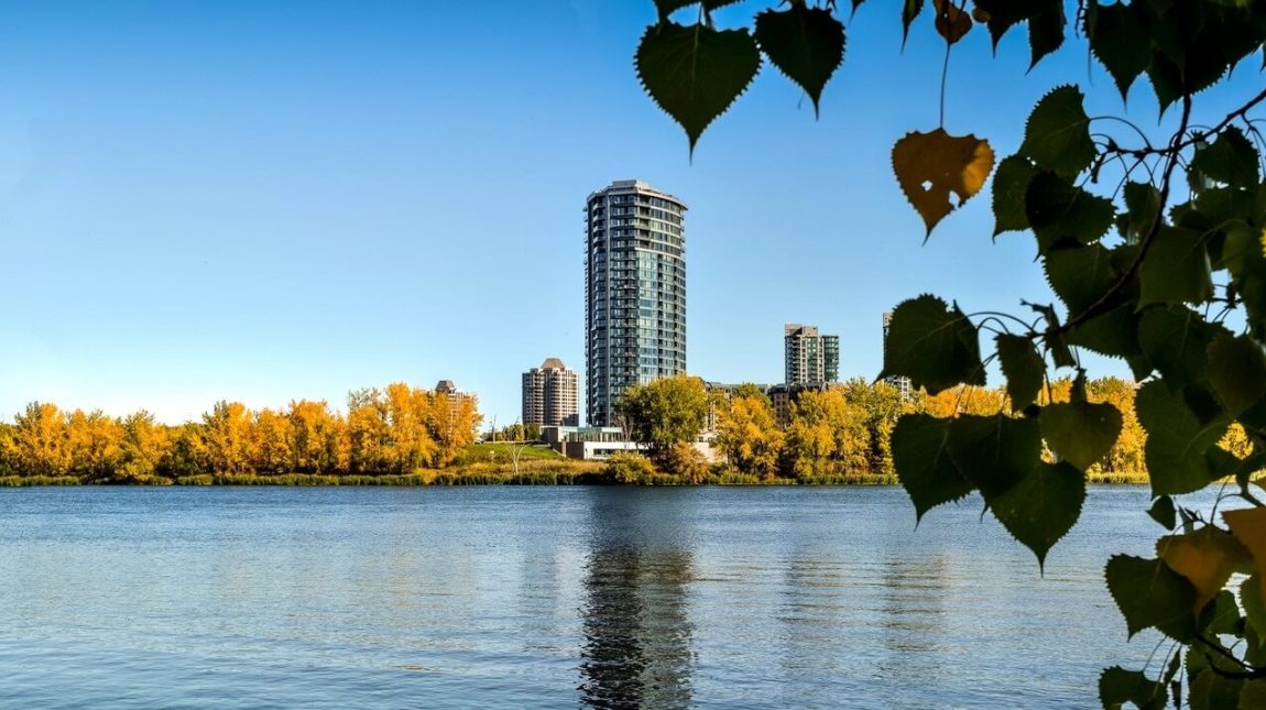 2 Days in Montreal: An Epic + Easy Itinerary 15 montreal in the fall