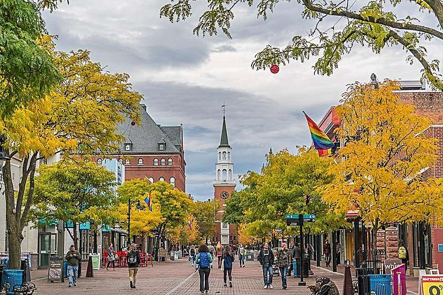 Visit all the gorgeous places in New England for the fall season below