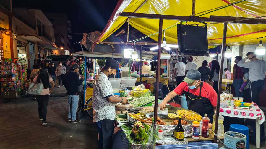 What types of foods to try in Mexico City?