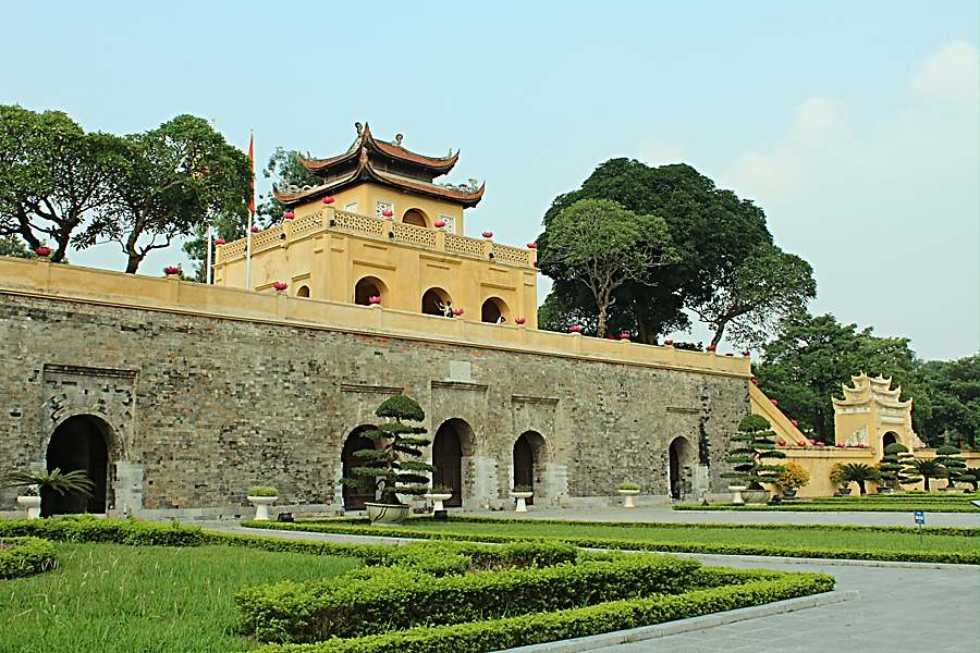 Explore the Imperial Citadel of Thang Long