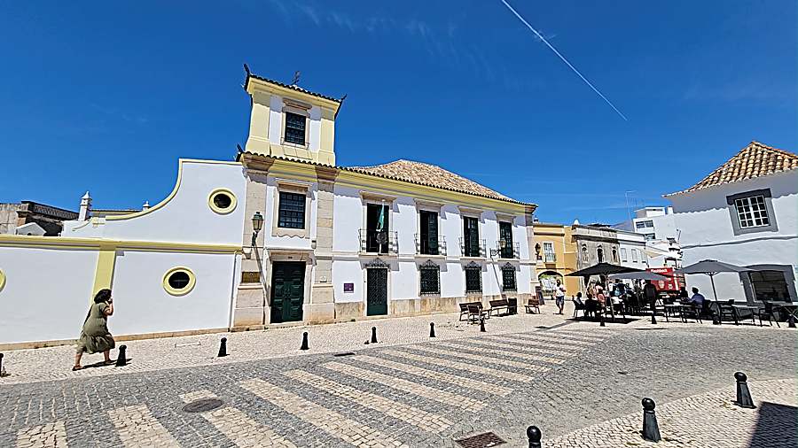 Explore Faro’s Historic District (Cidade Velha)
