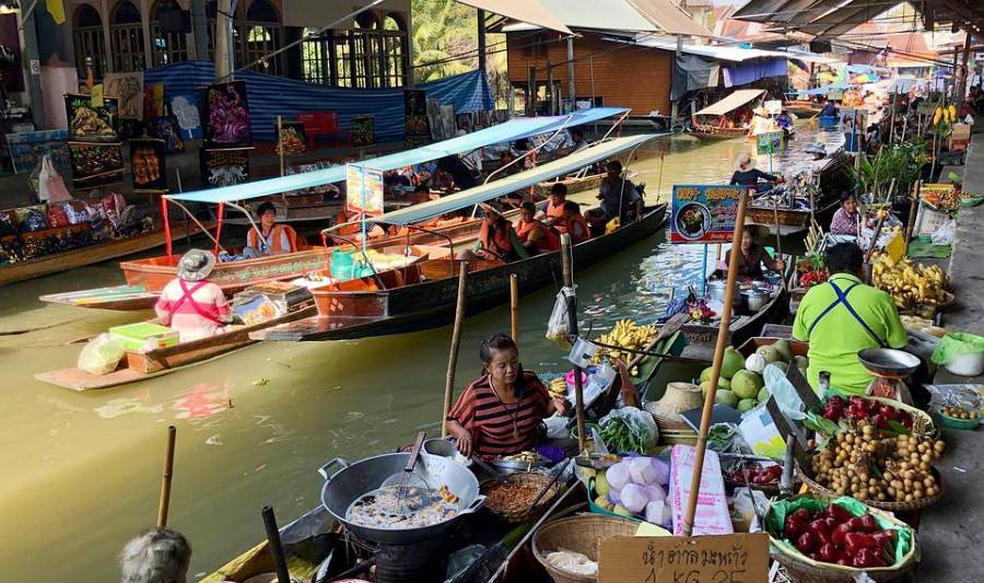  Damnoen Saduak market