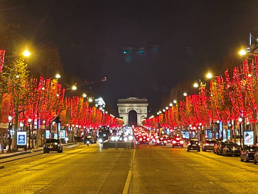 christmas lights at Champs Elysees1