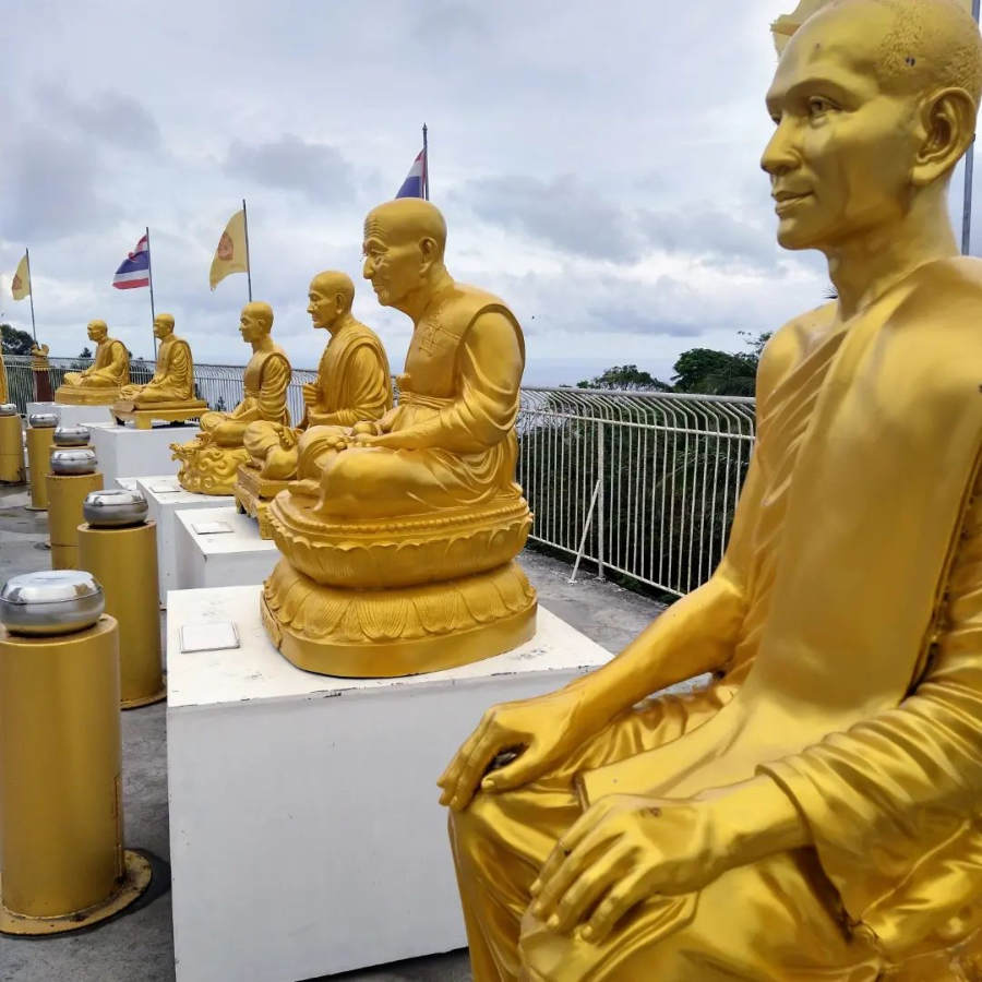 Exploring the Big Buddha