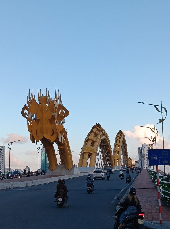 Dragon Bridge (Cầu Rong) in Da Nang