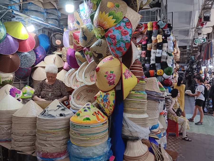 Dong Ba Market