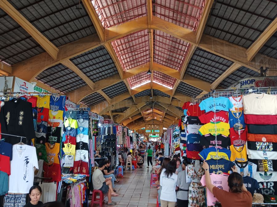 Public market Exploring the stalls of the Ben Thanh Market