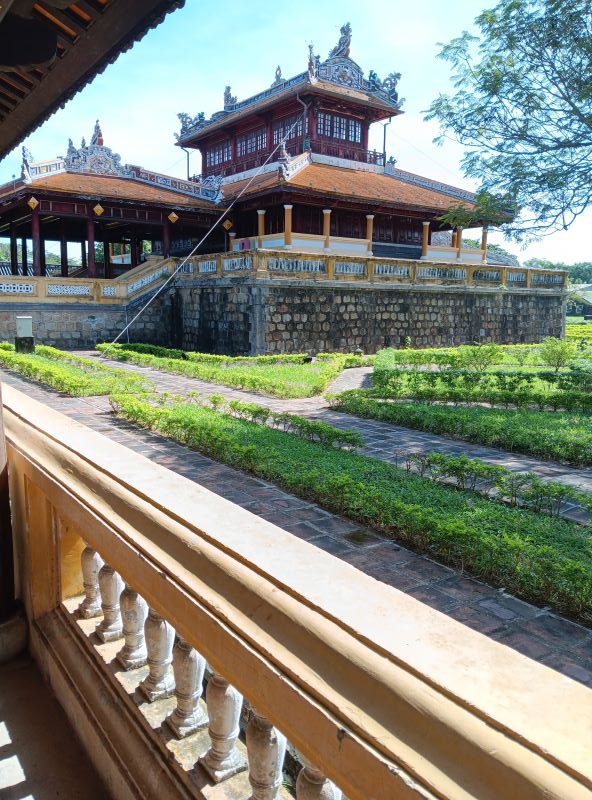 Visiting the Imperial city of Hue