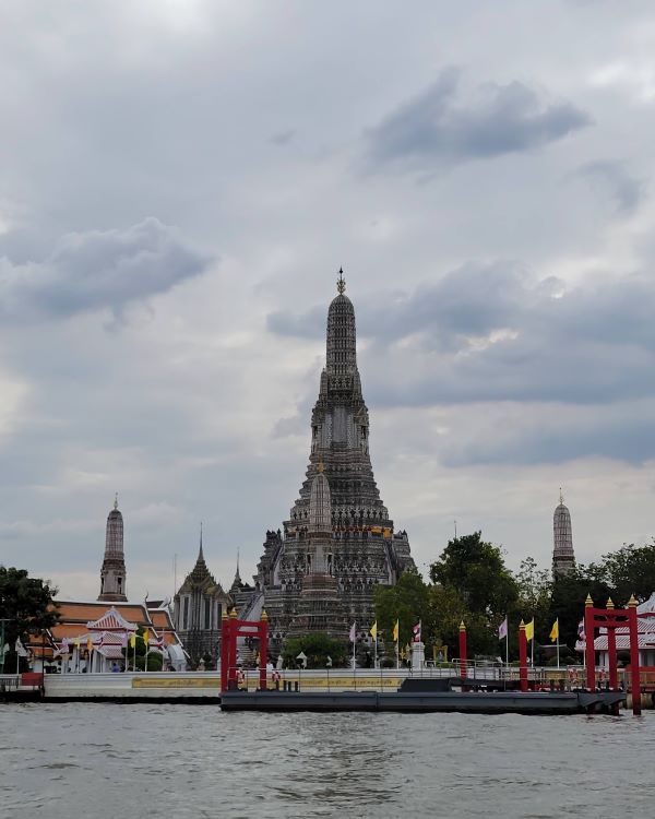 Wat Arun (Temple of Dawn)