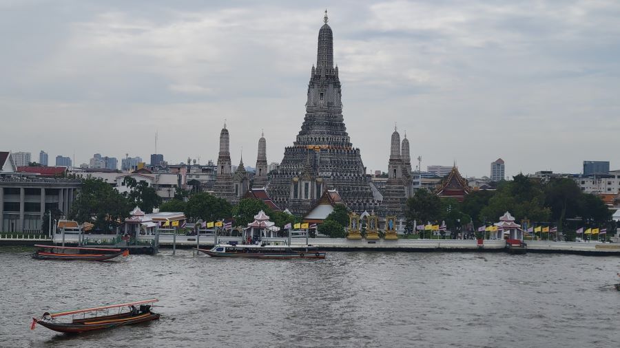 Wat Arun (Temple of Dawn)