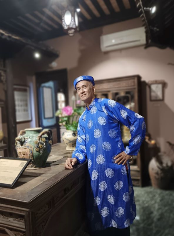 Dress up in traditional garb